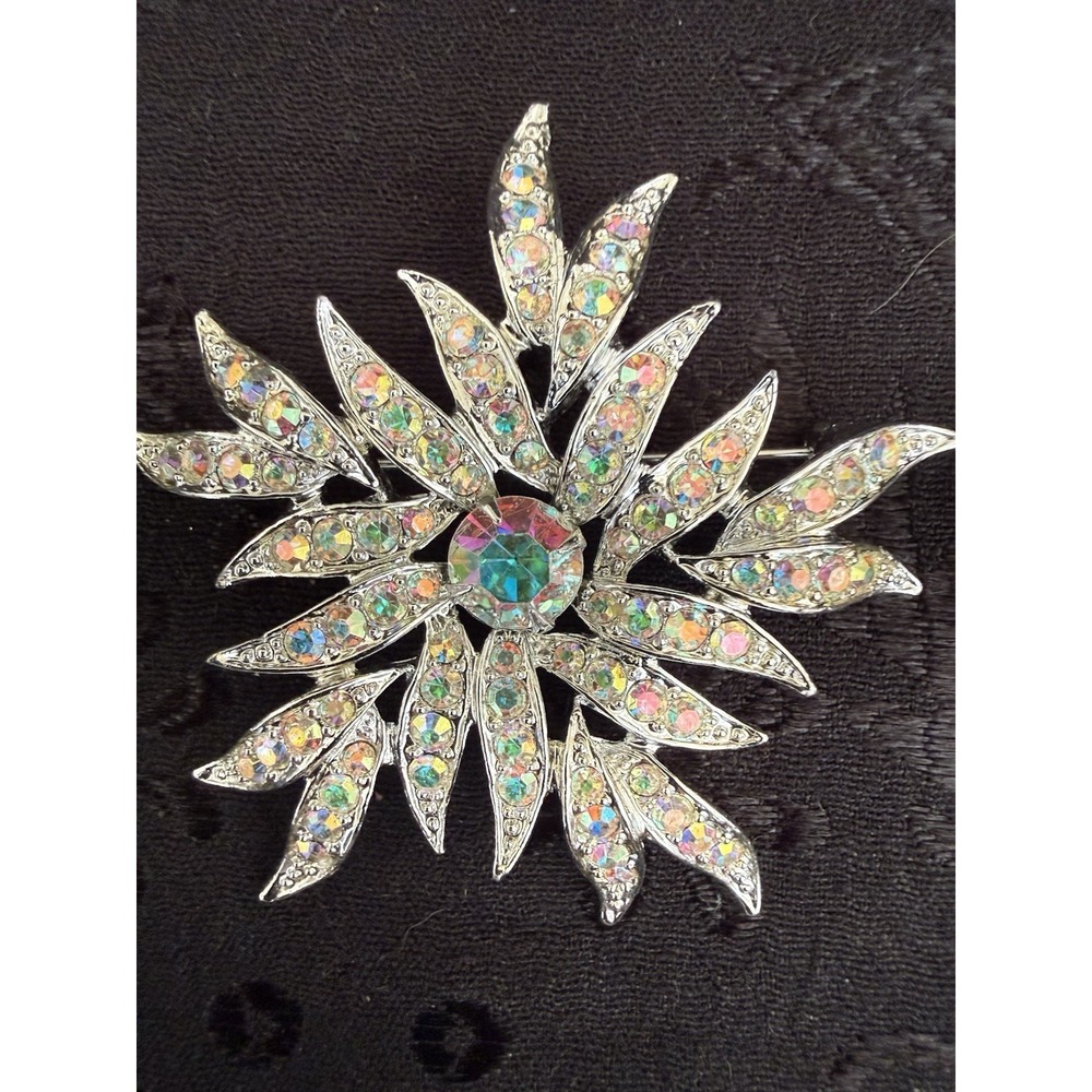 Sarah Coventry Silver Tone Flower Brooch Pin with Clear Rhinestones Signed